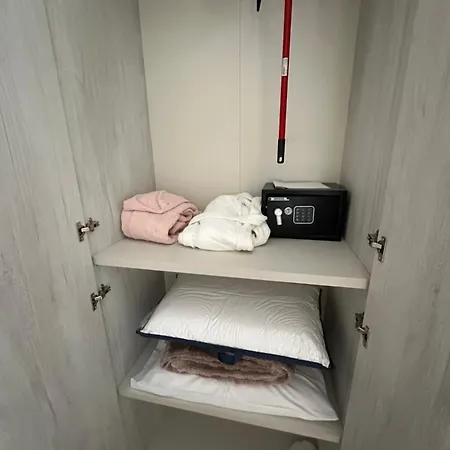 Youroominrome 4*