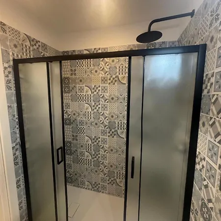 Guest house Youroominrome