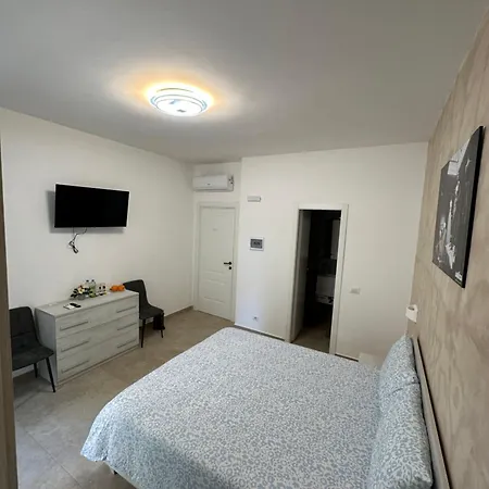 Youroominrome *