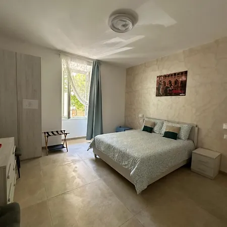 Youroominrome Roma