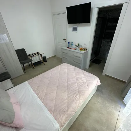 Youroominrome 4*